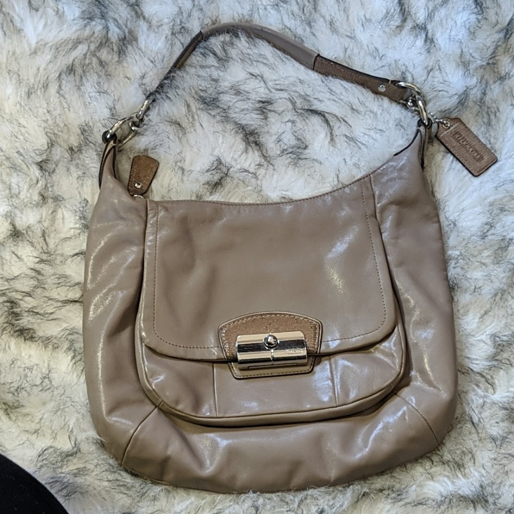 Coach timeless shoulder bag